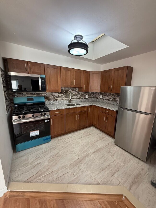 Primary Photo - 6720 Rising Sun Ave