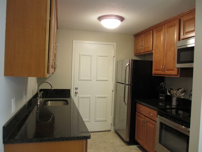 Kitchen - 25 Village Rock Ln