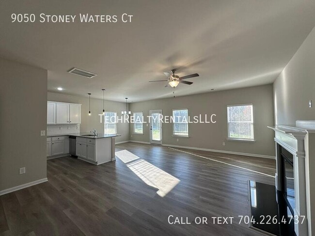 Building Photo - 9050 Stoney Waters Ct