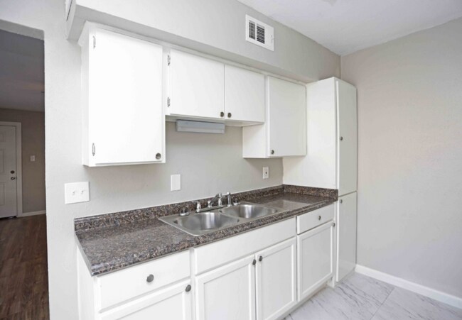 Building Photo - 9302 Beck Ave