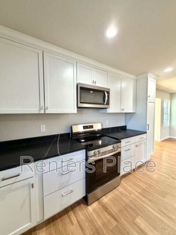 Building Photo - 543 N Ridgeway St