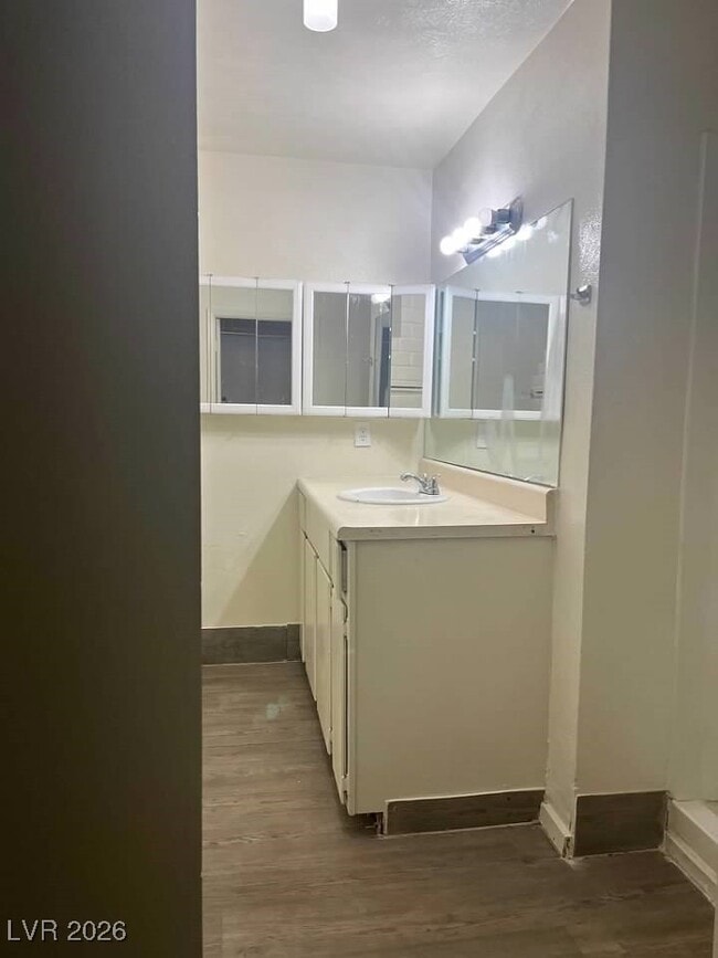 Building Photo - 4560 Rancho Hills Dr