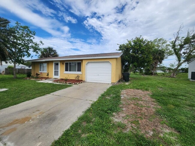 Building Photo - 3985 Avanti Cir