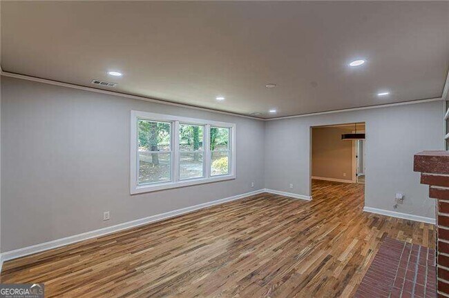 Building Photo - 1624 Dodson Dr SW