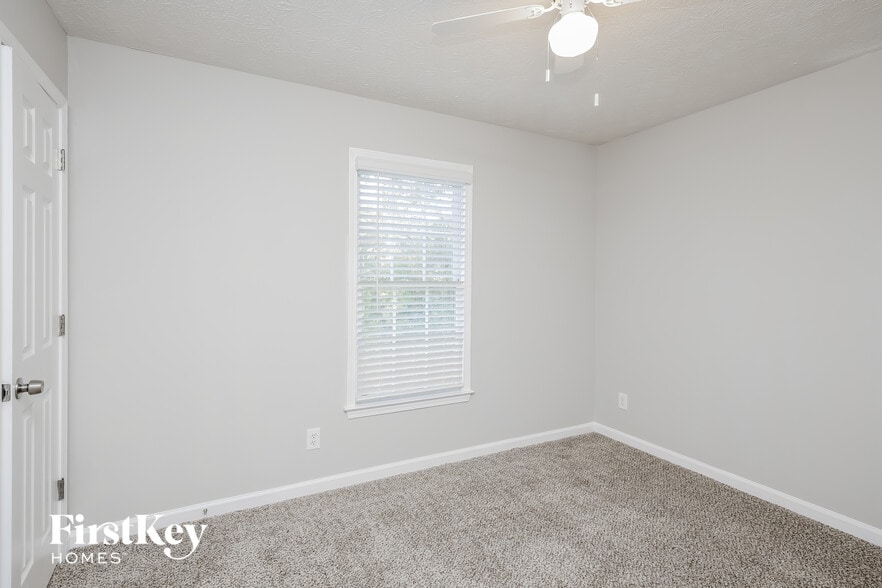 Building Photo - 210 Calusa Lake Ct