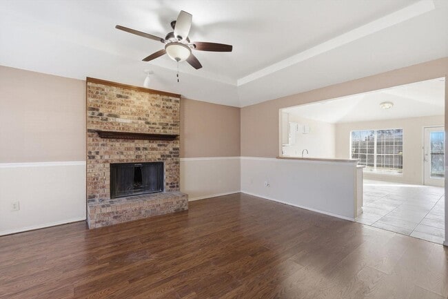 Building Photo - Half of Duplex Ready for New Tenants- 2 Bed, 2 Bath- North Richland Hills- Birdville ISD- 76180