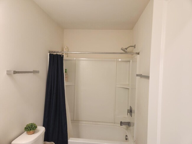 Building Photo - 529 Wolverine Dr