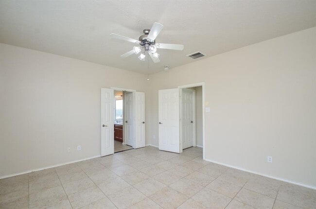 Building Photo - 12214 Iris Hollow Way