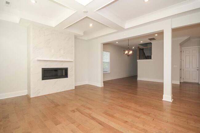 Building Photo - Beautiful John Wieland end unit townhouse ...