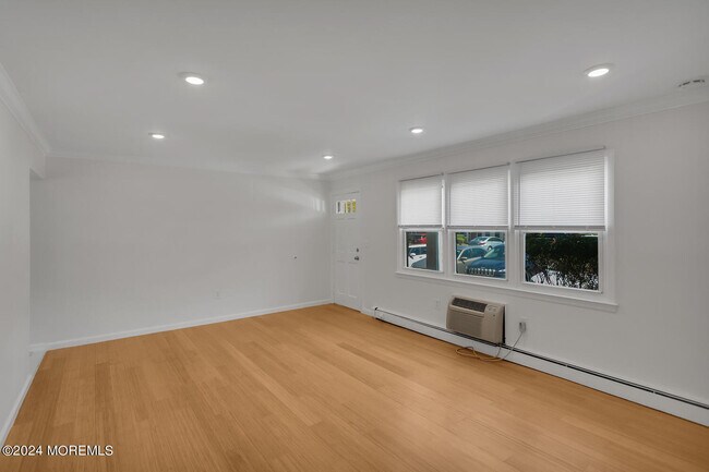 Building Photo - 96 East Ave