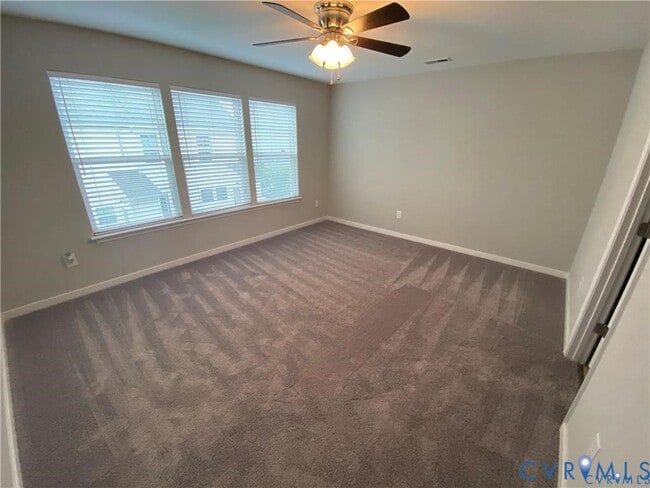 Building Photo - 8040 Rutland Village Dr