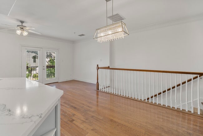 Building Photo - 5617 Lindell Ave