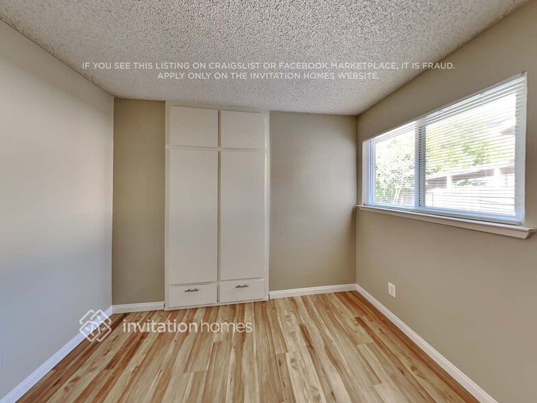 Building Photo - 2826 Roxanne Ct