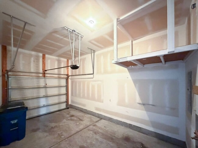 Building Photo - 8268 Primanti Blvd