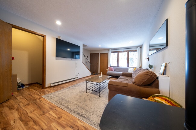 Building Photo - 1637 Christie Pl