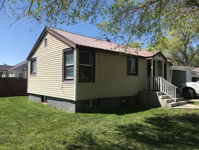 Exterior - 110 Topaz St