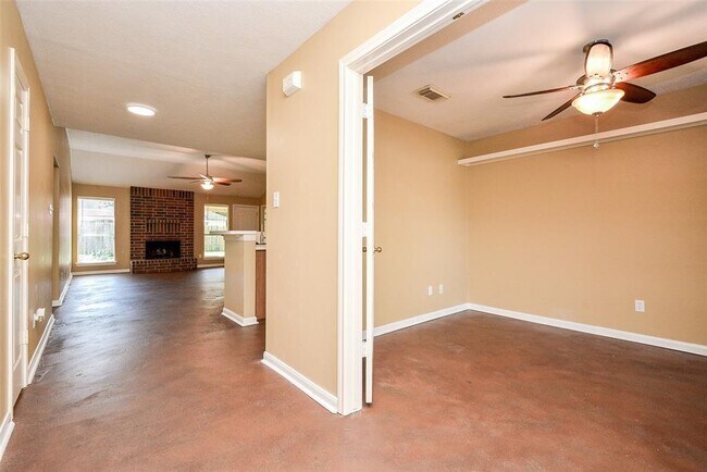 Building Photo - 22823 Williamschase Dr