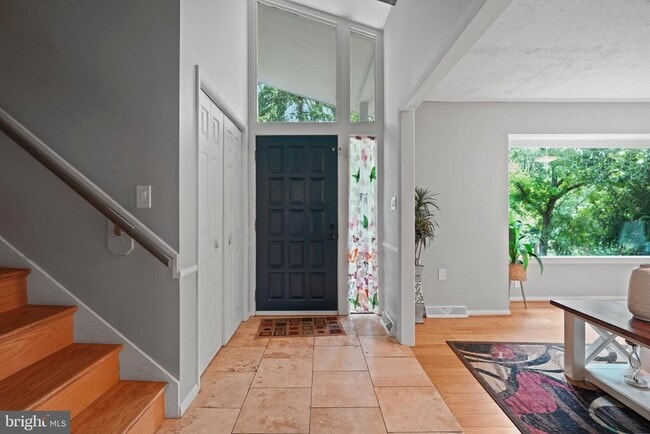 Building Photo - 5400 Woodlyn Ct