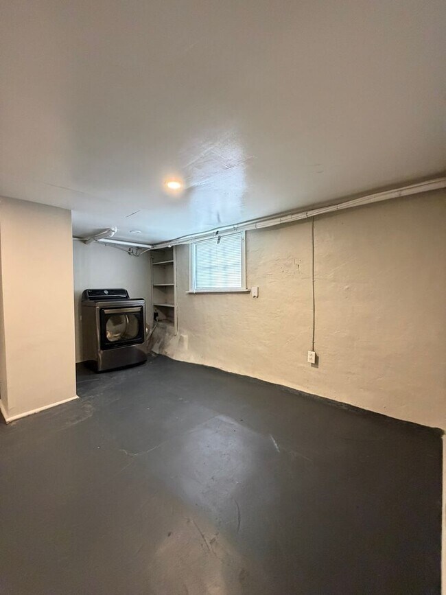 Building Photo - 1307 Forest Ave