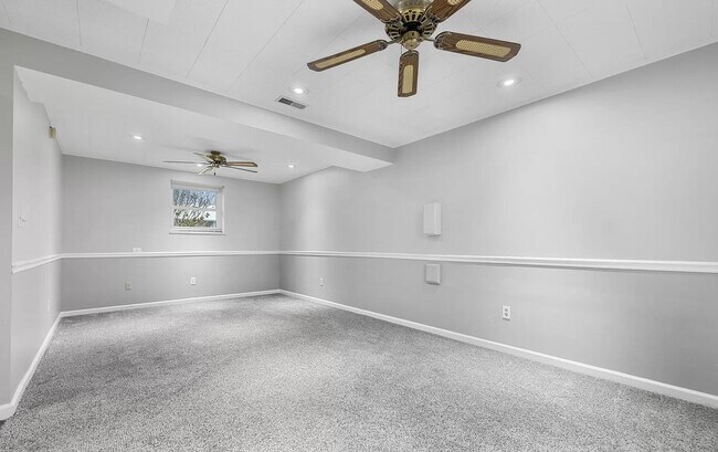 Building Photo - 3 Bed + Complete basement in Maryville