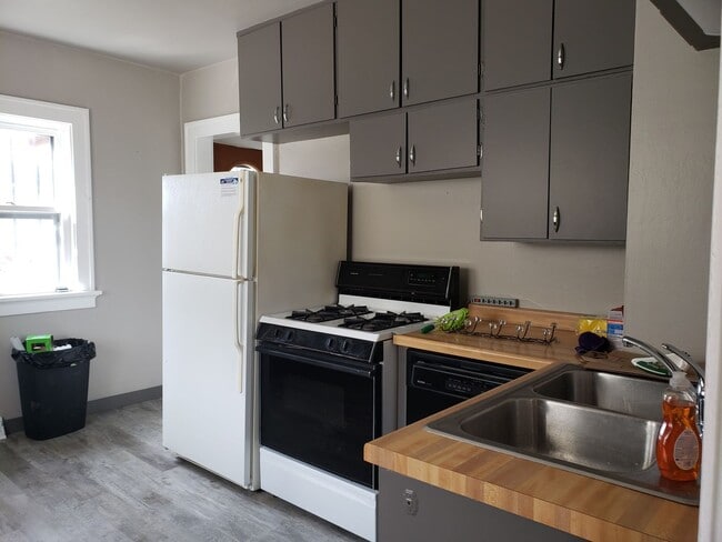 Building Photo - 3 bed 1.5 bath single family home in Wausau