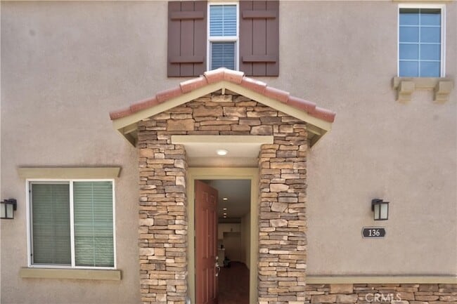 Building Photo - 136 Trellis Ct