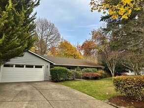 Building Photo - 13525 SW Roan Ct