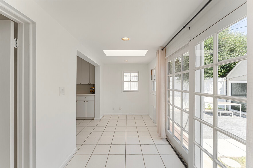 Breakfast Nook - 332 S Crescent Dr