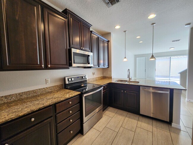 Building Photo - Beautiful LAKE NONA 3 Bedroom, 3 Bathroom ...