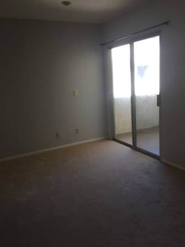 Building Photo - 5644 Yolanda Ave