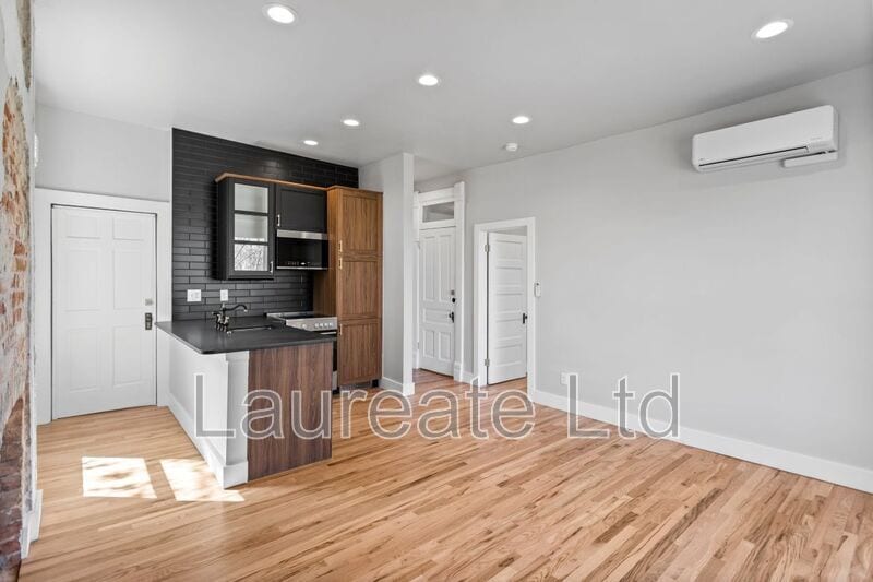 Building Photo - 2224 E 14th Ave