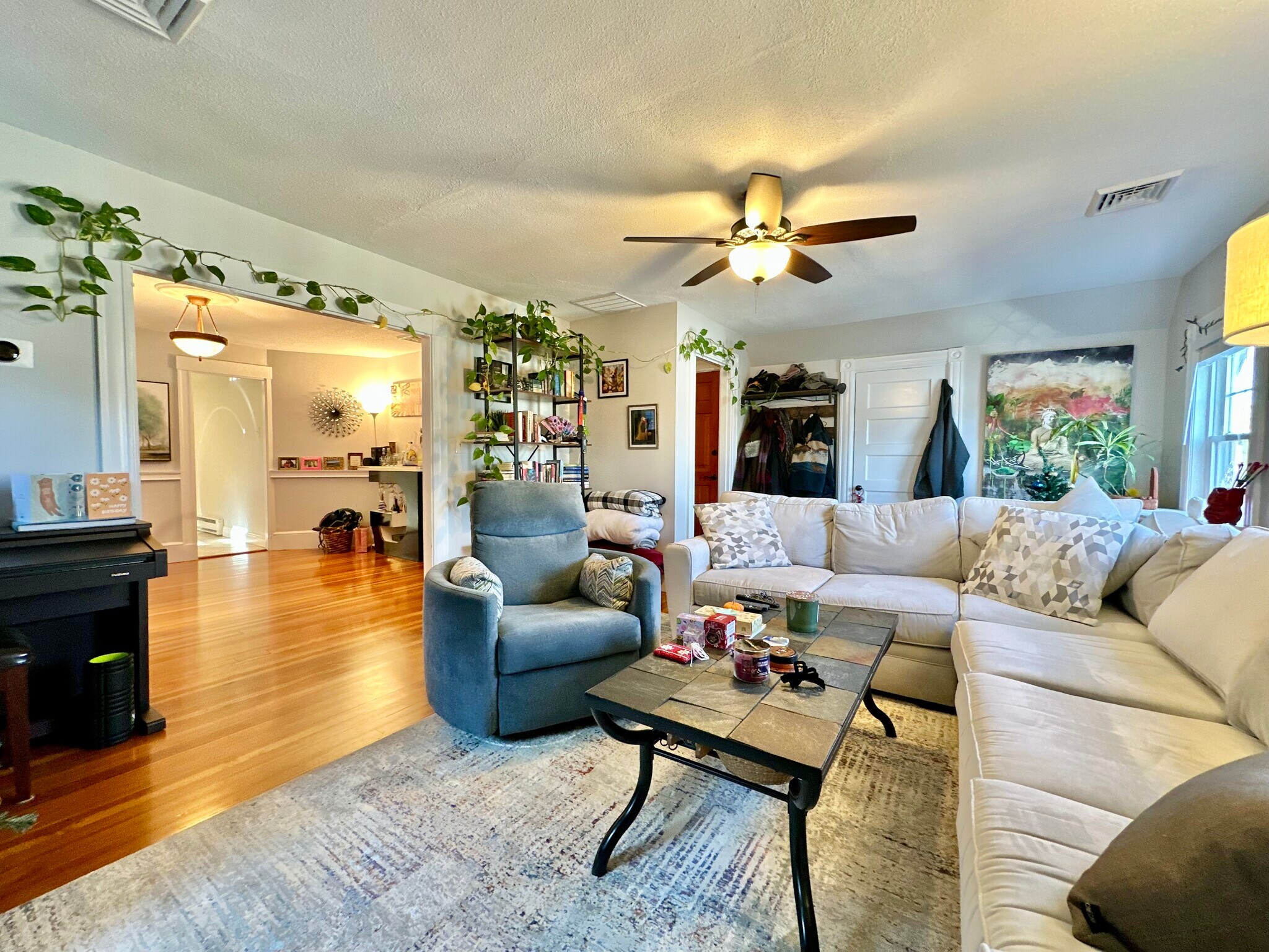 Building Photo - 11 Spring Park Ave