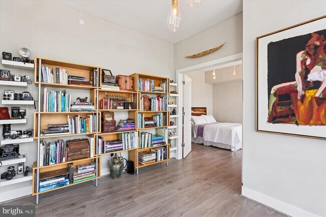 Building Photo - 930 Rose Ave