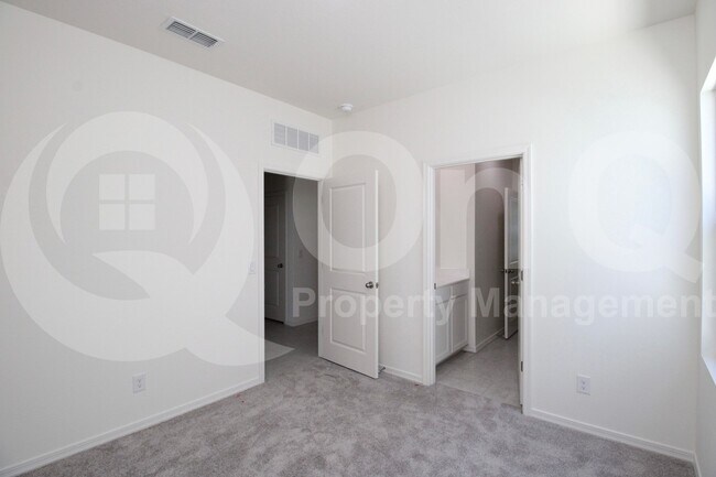 Building Photo - 24182 W Hidalgo Ave