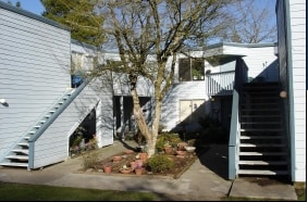 Building Photo - West Hills Village