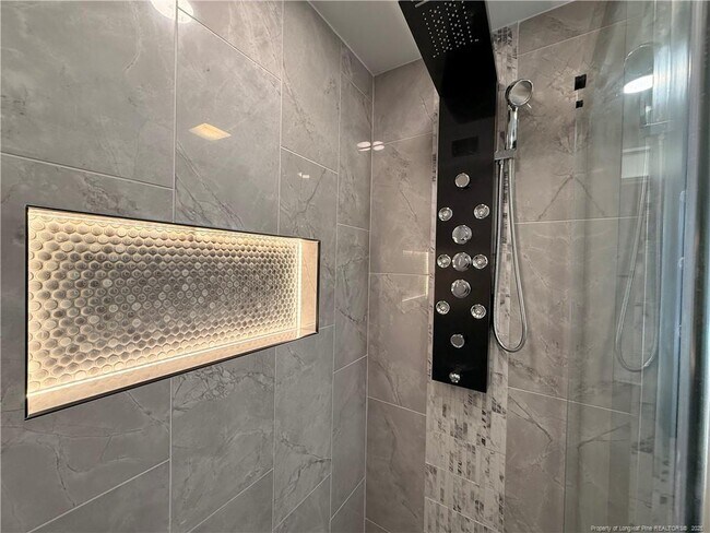 Building Photo - 1610 N Stonegate Dr