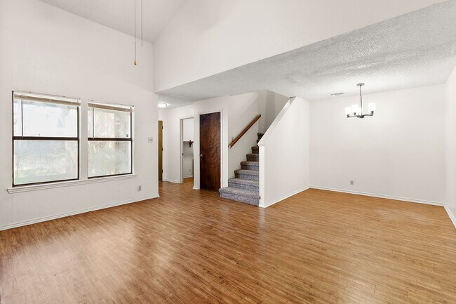 Building Photo - 1303 Conway Dr