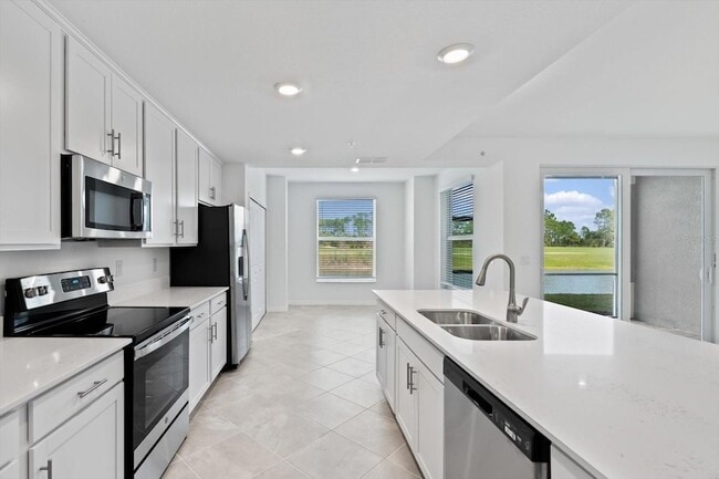 Building Photo - 12440 Wellen Golf St