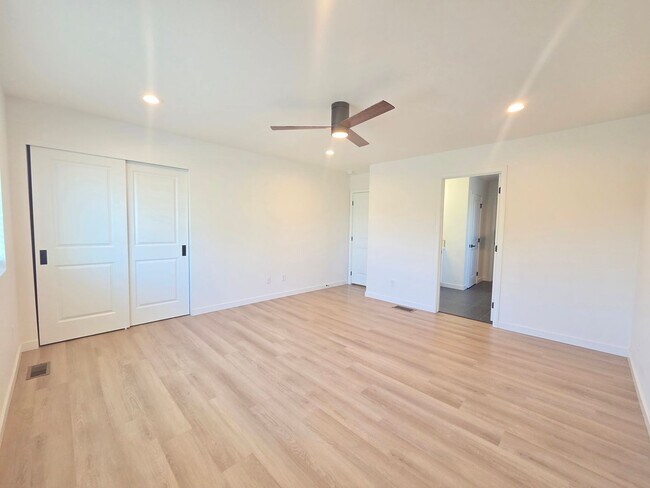 Building Photo - $2,500 - 4 Bed / 2.5 Stunning Home in Five Mile Prairie Neighborhood