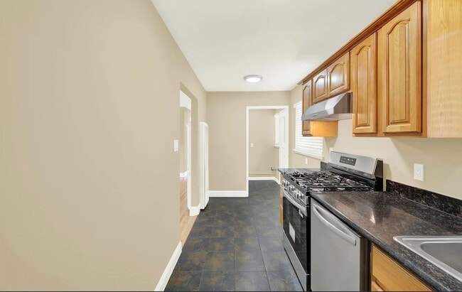 Building Photo - Single Family Home Available Now!!