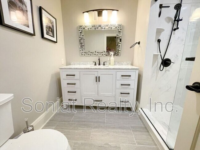 Building Photo - 936 Conti St