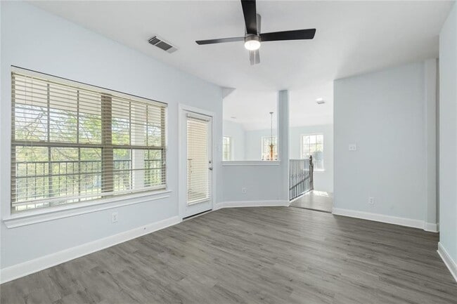 Building Photo - 90 Panterra Way