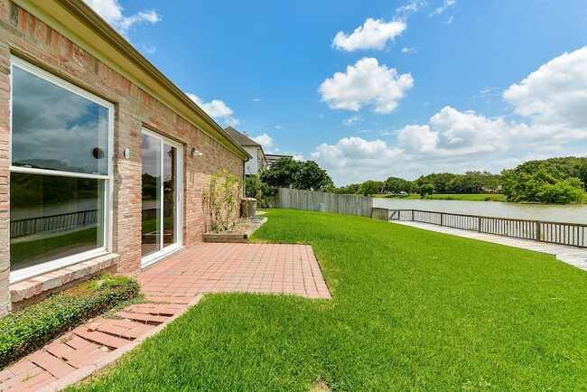 Building Photo - 1231 Creekford Cir