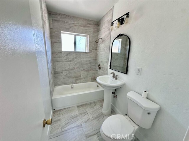 Building Photo - 16446 Lorene Dr