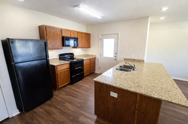 Building Photo - 3113 Ochiltree Dr