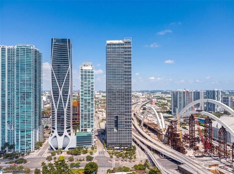 Building Photo - 1100 Biscayne Blvd