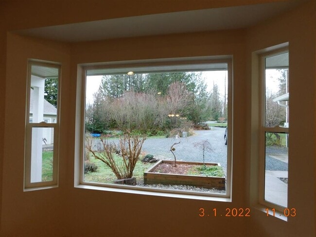 Building Photo - Single Family Home located in a quiet, pea...
