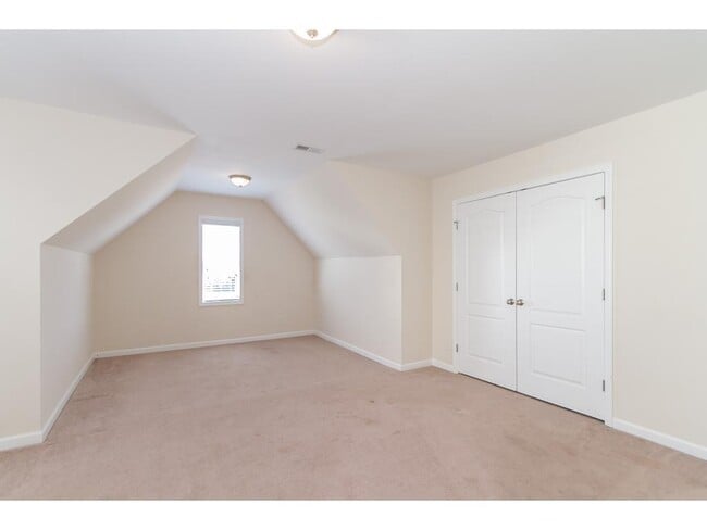 Building Photo - 2043 Sinclair Trce