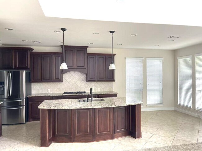Building Photo - 20323 Mary Point Ln