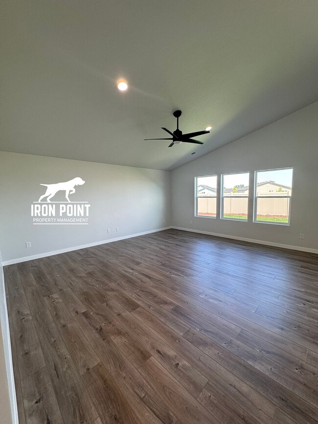 Building Photo - *Move-in Special* Brand New Home w/3 car g...